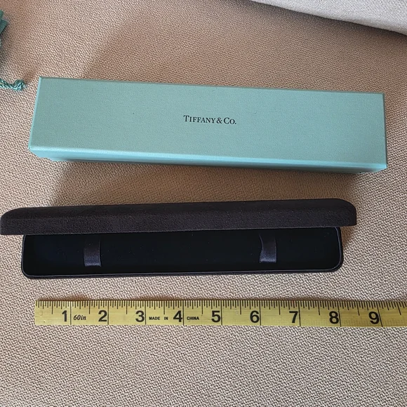 Tiffany & Co Bracelet Box Bundle – Velvet Insert, Outer Box, Dust Pouch & Bag - Picture 3 of 3